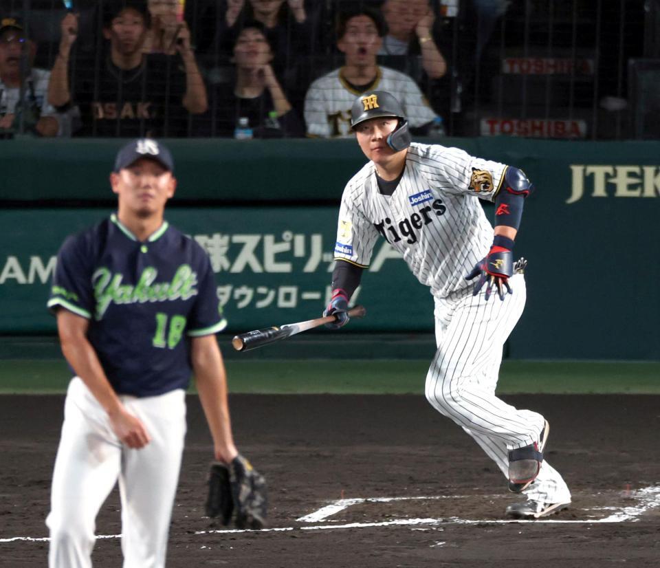 ２回、中越えに先制ソロを放つ大山（撮影・山口登）