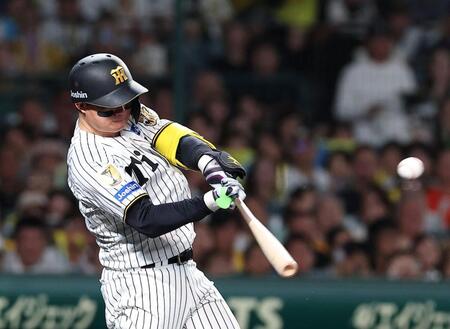 ３回、適時二塁打を放つ森下（撮影・西田忠信）