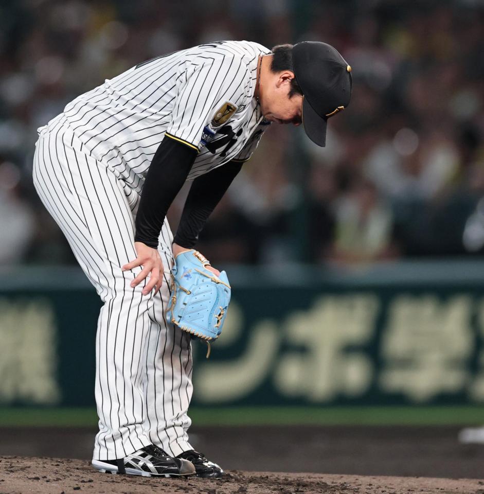 ４回、増田陸に四球を出し、悔しがる村上（撮影・田中太一）