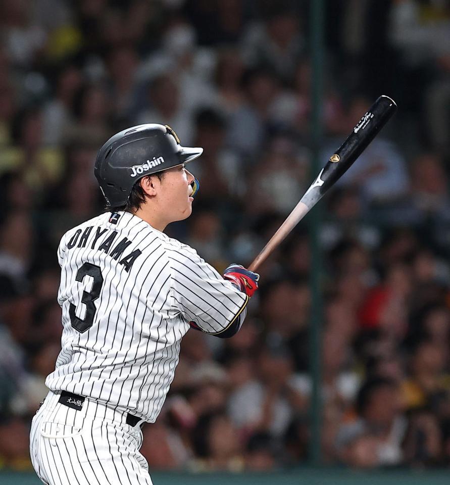６回、同点ソロを放つ大山（撮影・西田忠信）