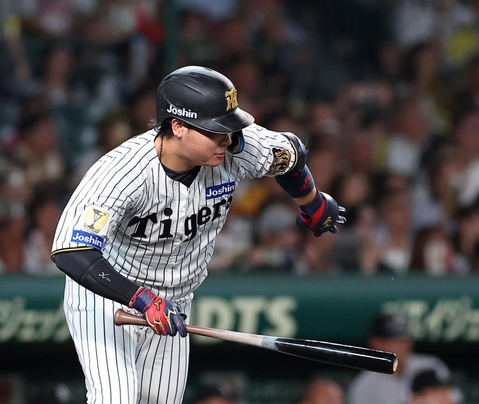 ９回、同点打を放つ大山（撮影・西田忠信）