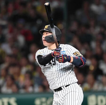 　６回、ソロを放つ大山（撮影・田中太一）