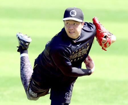 　先発へ向け調整する才木