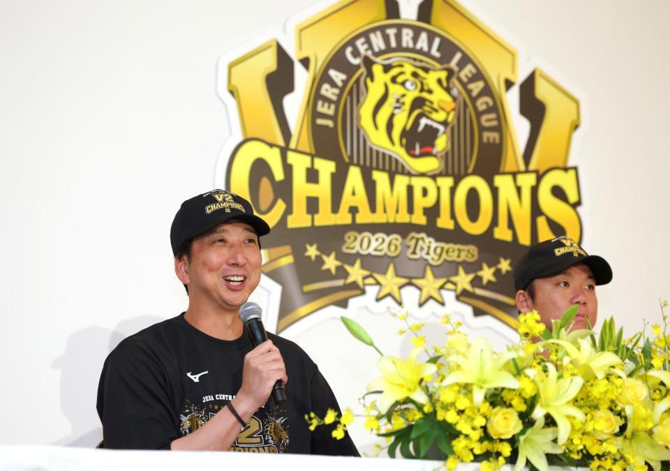笑顔を交え会見する藤川監督（撮影・立川洋一郎）