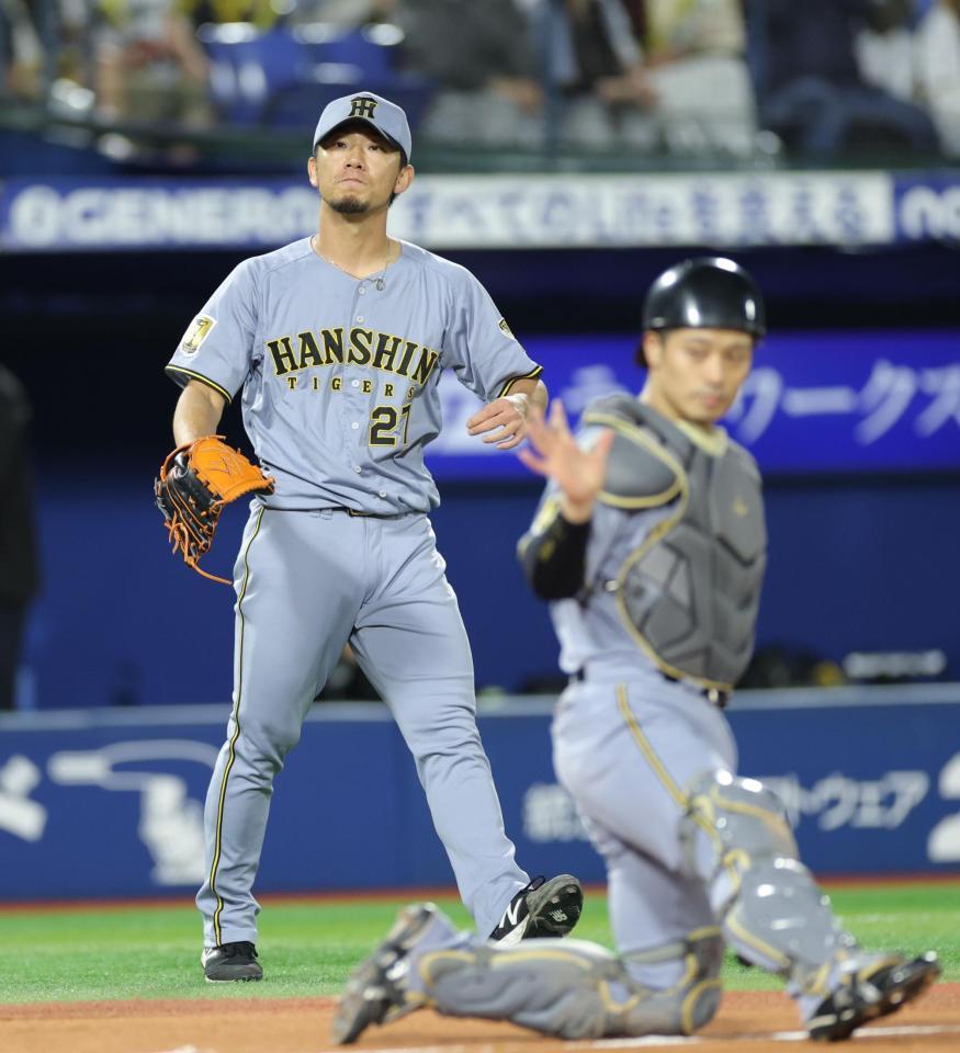 １回、佐野に先制打を浴びた伊藤将（撮影・西岡正）