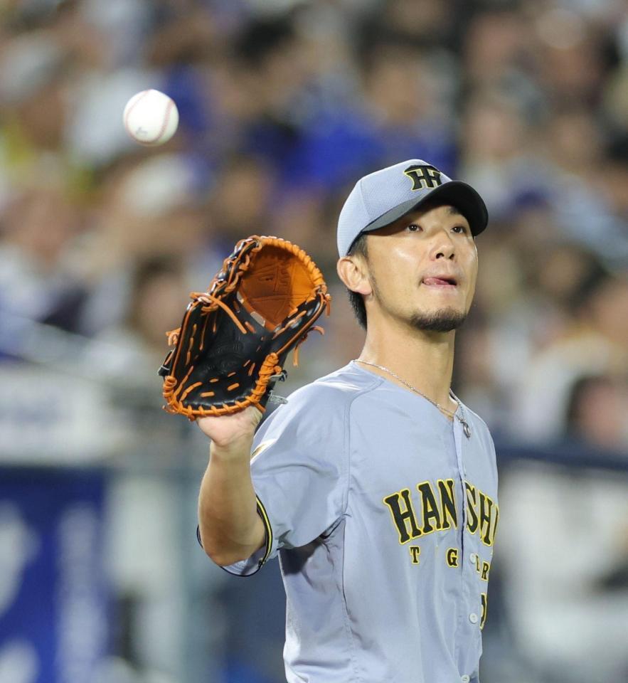 １回、佐野に先制打を浴びた伊藤将（撮影・西岡正）