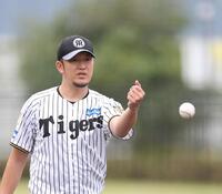 キャッチボールで調整した岩貞（撮影・西田忠信）
