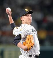 広島打線を相手に力投する大竹（撮影・立川洋一郎）