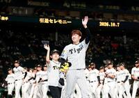 場内一周する西勇（撮影・西田忠信）