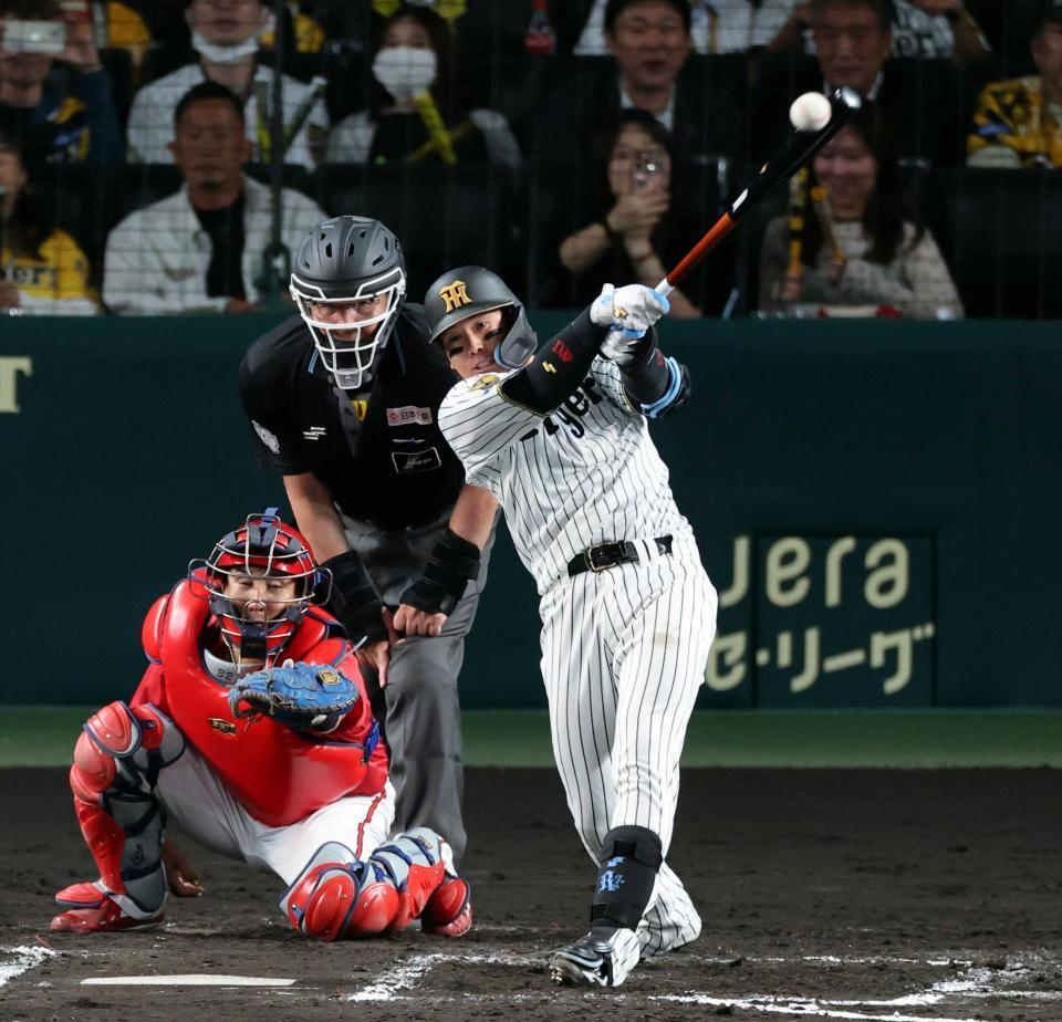 　６回、適時打を放つ梅野（撮影・山口登）