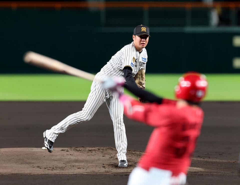 １回、西勇は菊池を空振り三振に打ち取る（撮影・山口登）