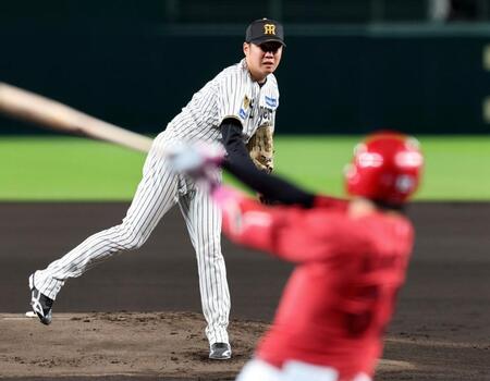 １回、西勇は菊池を空振り三振に打ち取る（撮影・山口登）