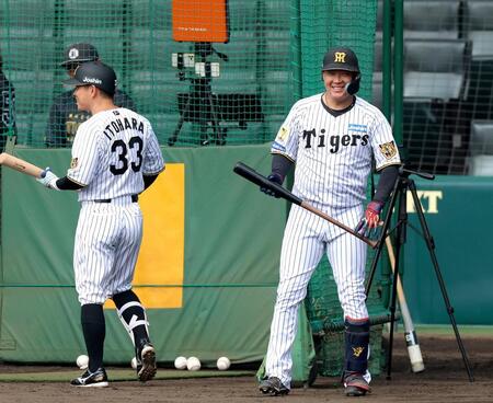 フリー打撃で笑顔を見せる大山（撮影・立川洋一郎）