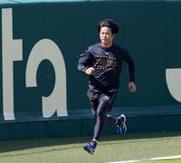登板へ向けて調整する高橋（撮影・立川洋一郎）