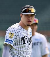 ＣＳに向け調整する佐藤輝（撮影・山口登）