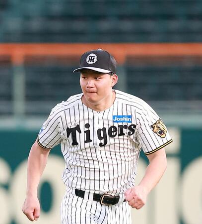 ダッシュで汗を流す森下（撮影・西田忠信）