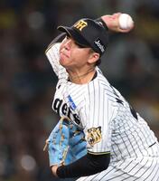 阪神先発の村上（撮影・坂部計介）