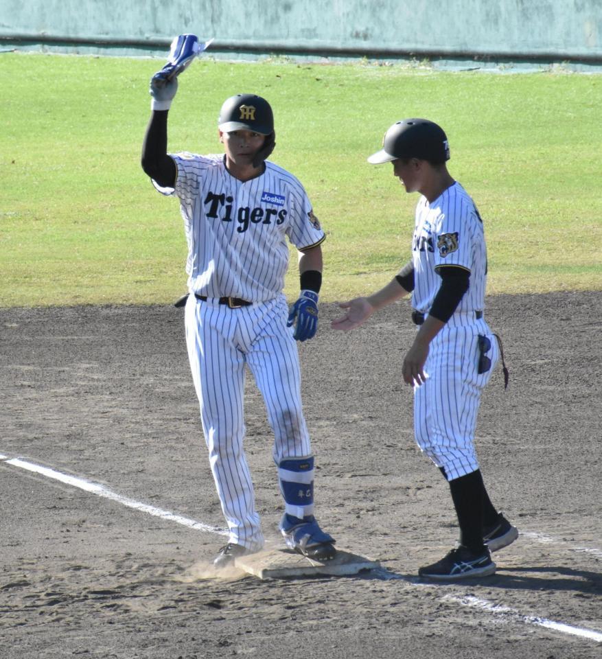 ８回、左前打を放った町田