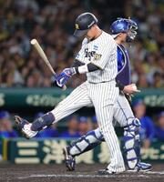 ９回、木浪は空振り三振に倒れる（撮影・坂部計介）