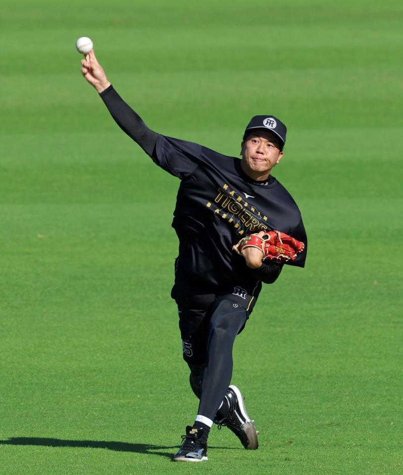 登板へ向けて調整する才木（撮影・立川洋一郎）
