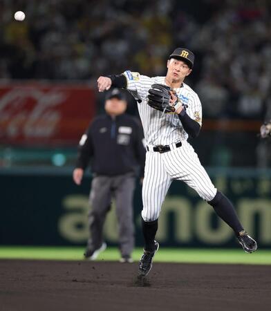 ６回、勝又の打球を熊谷が一塁へ悪送球、走者は二塁へ（撮影・坂部計介）
