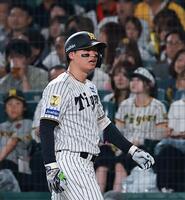 ７回、代打で中飛に倒れた森下（撮影・西田忠信）＝１５日