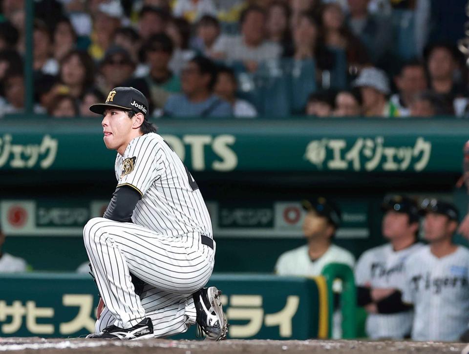 ９回、三森に逆転打を許しぼう然とする工藤（撮影・西田忠信）