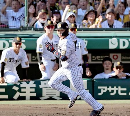 　１回、同点打を放つ大山（撮影・田中太一）