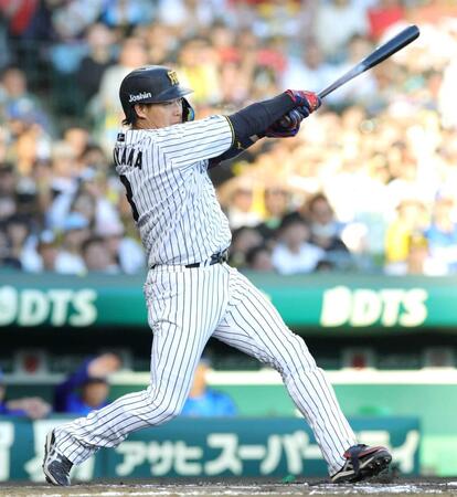 　７回、大山は中前打を放つ（撮影・坂部計介）