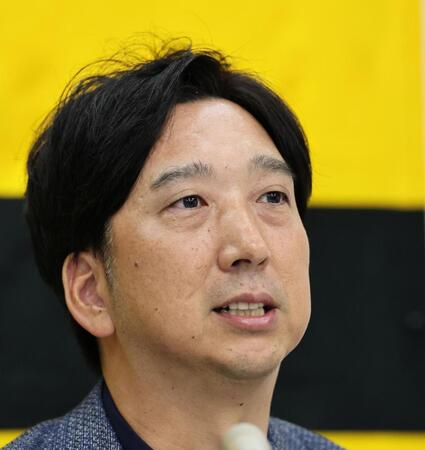 会見する藤川監督（撮影・田中太一）