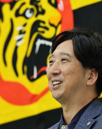 オーナー報告を終え、来季への思いを語る藤川監督（撮影・田中太一）