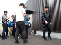 取材対応をした伊原（撮影・西田忠信）