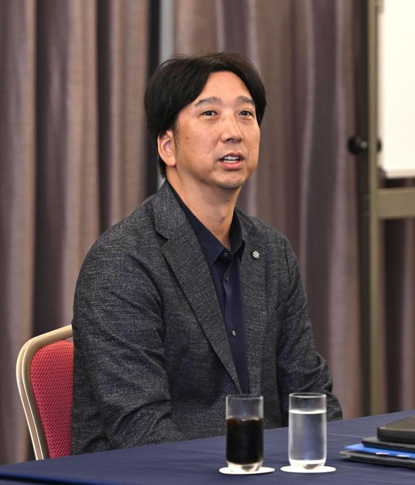 ドラフト前日スカウト会議に出席した藤川監督（撮影・堀内翔）