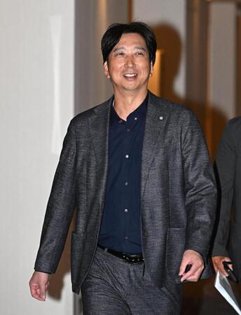 ドラフト前日スカウト会議に臨む藤川監督（撮影・堀内翔）
