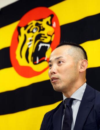 １軍打撃チーフコーチに就任し会見する矢野謙次氏（撮影・山口登）