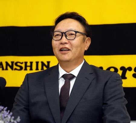 投手巡回コーディネーターに就任し会見する福原忍氏（撮影・山口登）