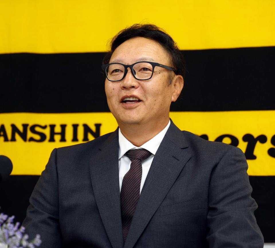 投手巡回コーディネーターに就任し会見する福原忍氏（撮影・山口登）
