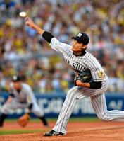 ＤｅＮＡ打線相手に力投する阪神・藤浪晋太郎＝横浜スタジアム（撮影・西岡正）