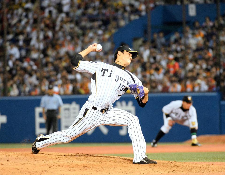 ６回、力投する阪神・藤浪晋太郎＝神宮球場（撮影・園田高夫）