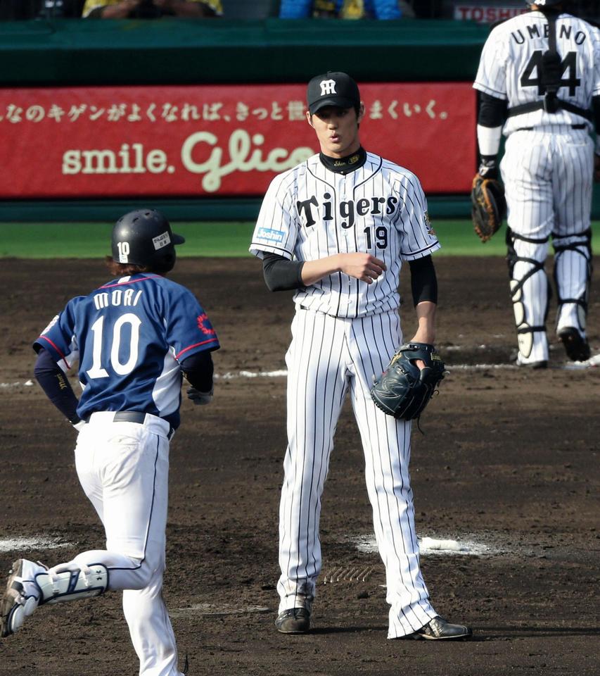 後輩の西武・森友と初対戦、３球連続の１５７キロで圧勝 2015年３月６日/藤浪晋太郎写真特集/デイリースポーツ online