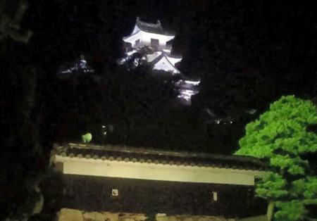 　ライトアップされた高知城をパシャリ