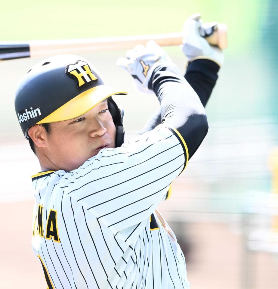 　「前で打つ」意識で打撃練習をする大山