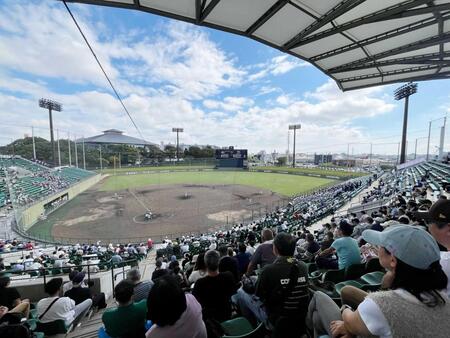 　秋季高校野球兵庫県大会の決勝戦・３位決定戦を観に行ってきた（撮影は筆者）
