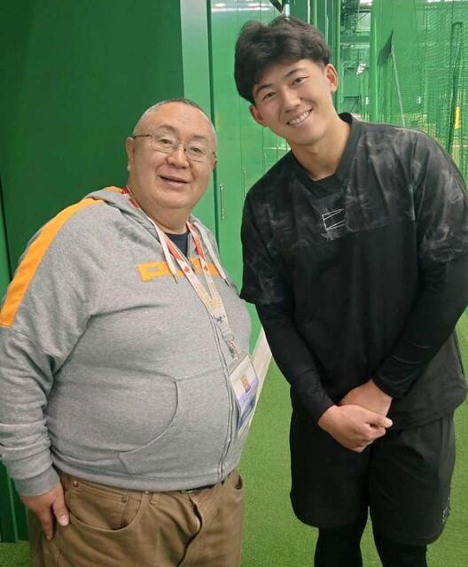 　タレント松村邦洋がルーキー立石を訪問した