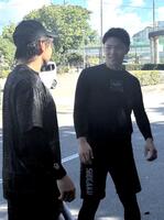 　宜野座で梅野と話をする甲子園優勝捕手・宜野座恵夢くん