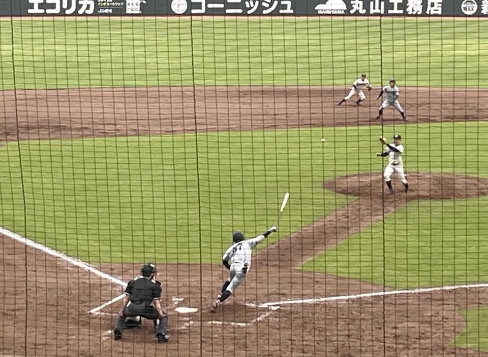 　ほっともっとフィールド神戸で関大対同大戦を観戦した（撮影は筆者）