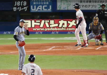 　２回、吉村に四球を与えた才木（撮影・金田祐二）
