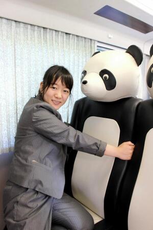 　印象度抜群の３８１系「くろしお」のパンダシート