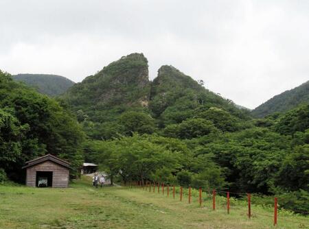 　佐渡金山のシンボル「道遊の割戸」