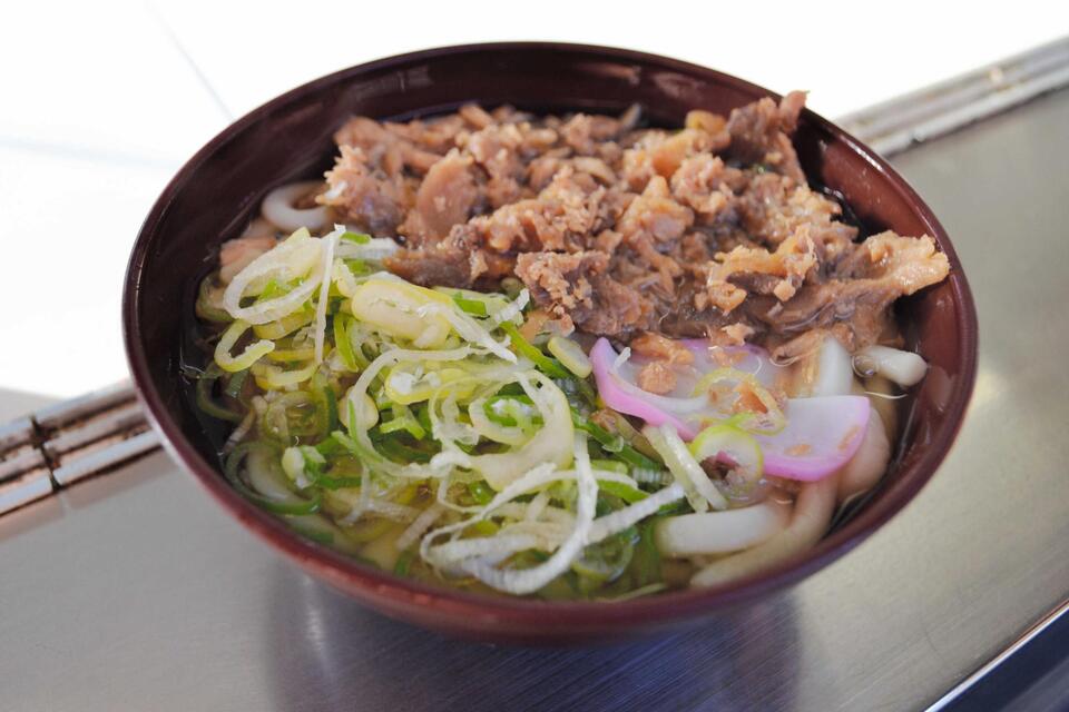 　門司駅のかしわうどん（３７０円）